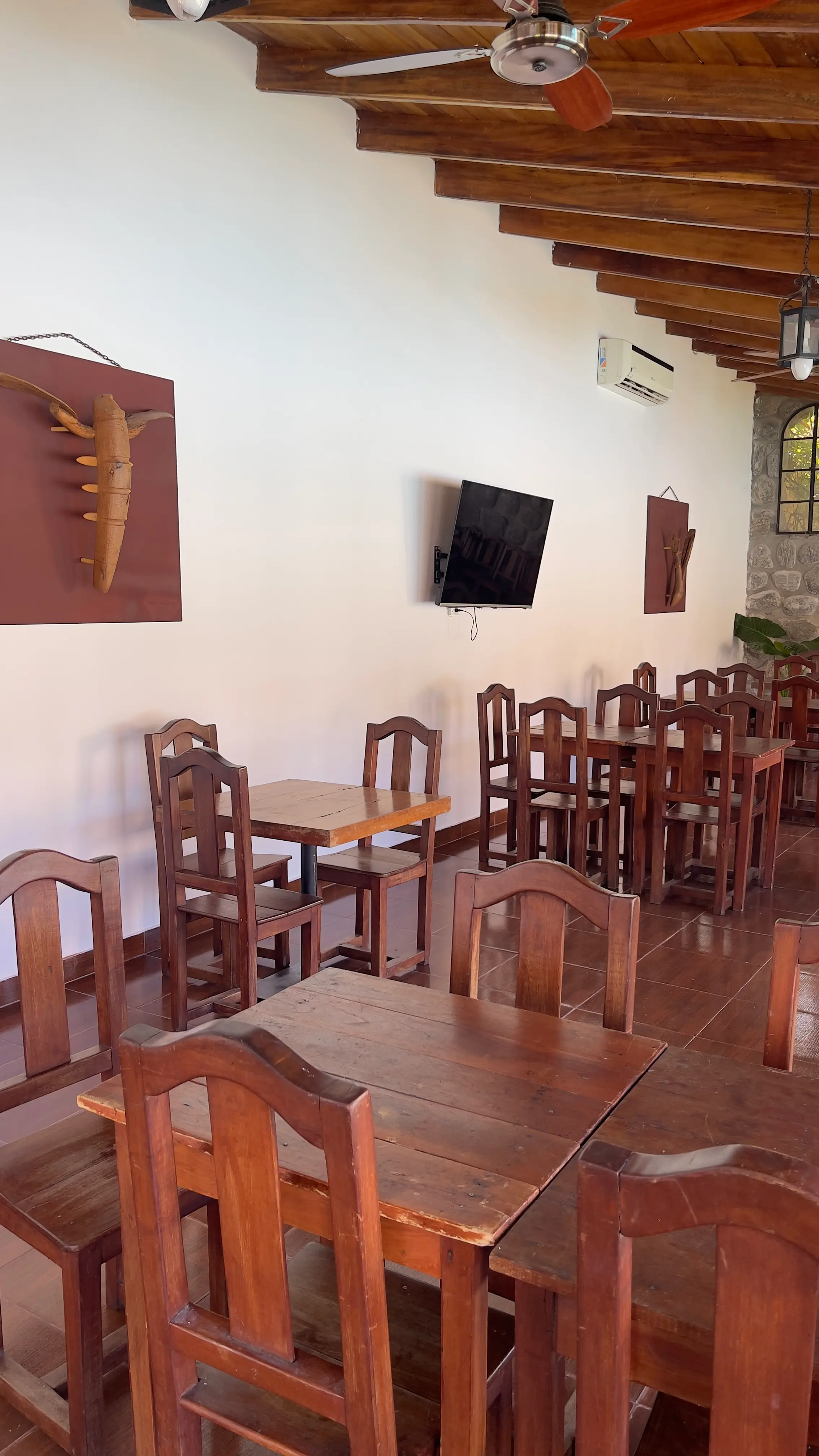 Gastronomía y Wine Bar